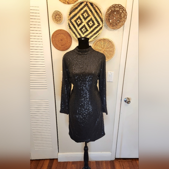 Elegant Black Sequin Mini Dress With Cut Out - Picture 9 of 10